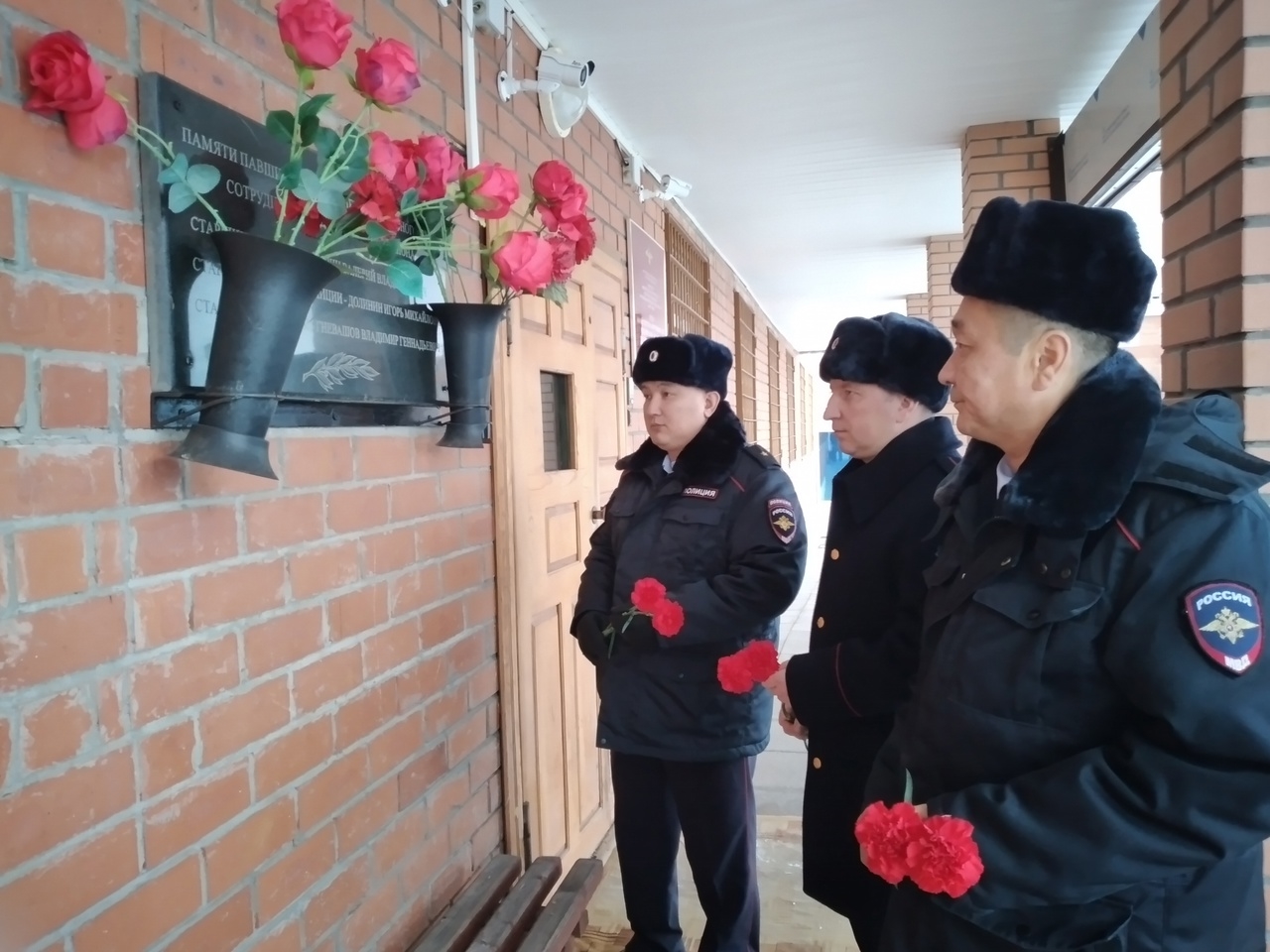 &quot;В ОМВД России по Октябрьскому району почтили память коллег, погибших при выполнении служебных обязанностей&quot;..