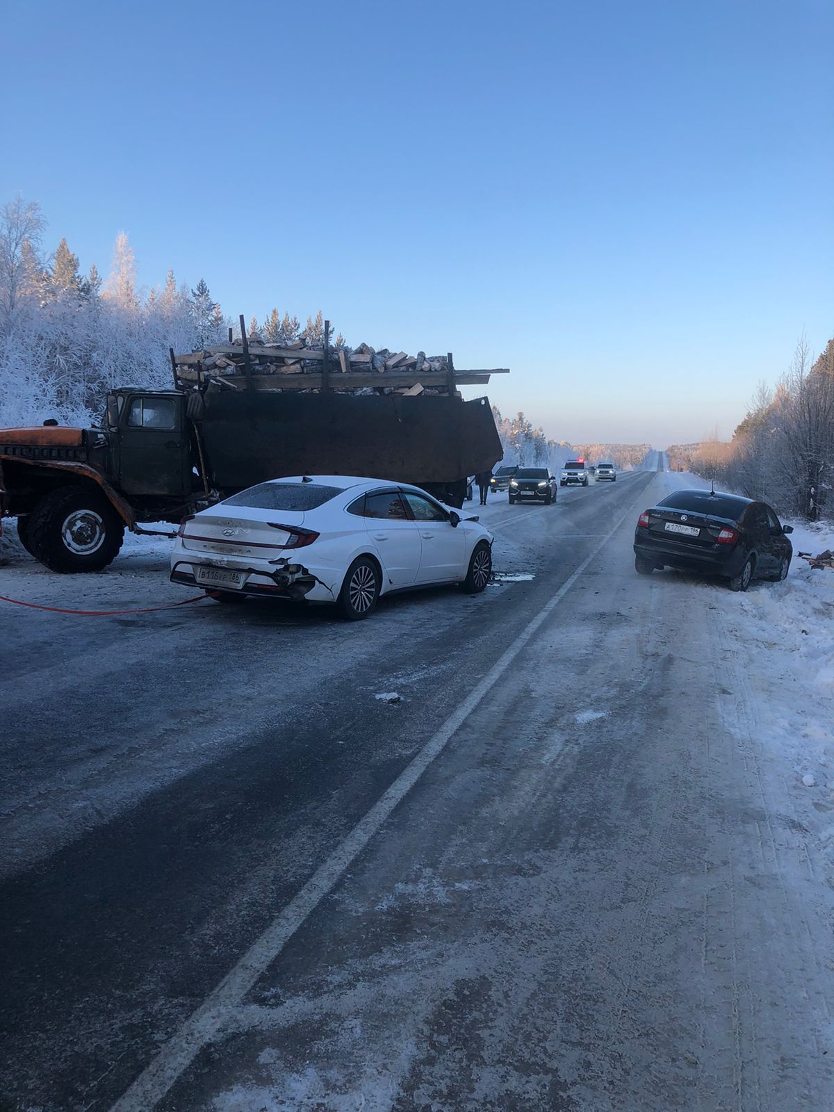 ДТП с пострадавшими на 110 км автодороги Советский - Нягань.