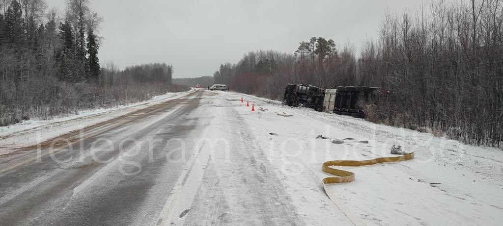 В Югре произошло ДТП с двумя пострадавшими.