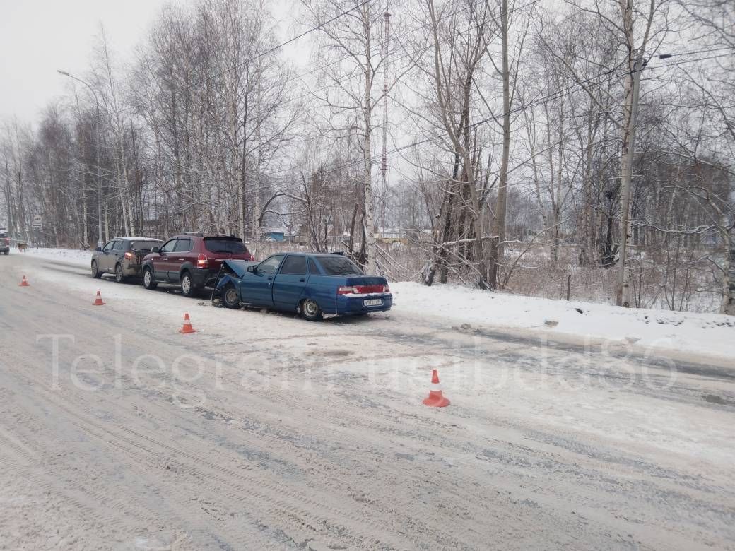 Водитель, не имеющий права управления транспортным средством, спровоцировал ДТП.