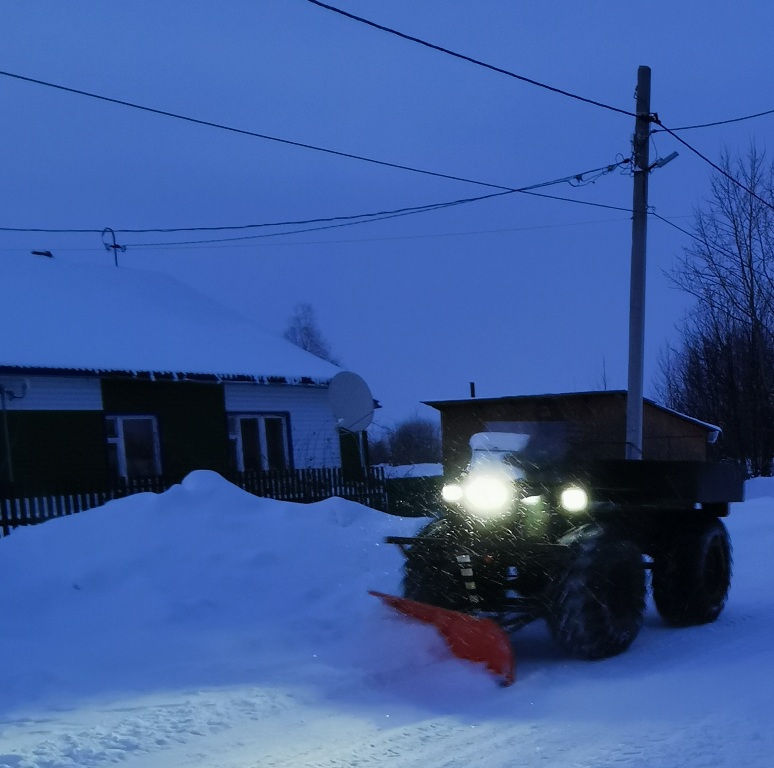 В с.Пальяново расчистка дорог от снега продолжается.