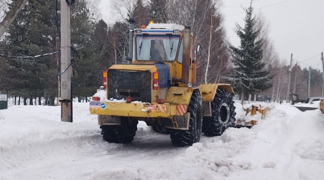 В с.Пальяново  продолжается очистка дорог от снега..