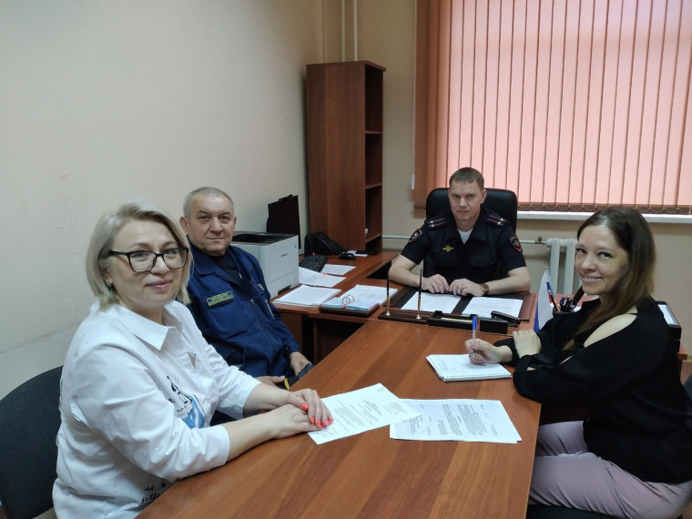 "Состоялось первое заседание Общественного совета при ОМВД России по Октябрьскому району в новом составе".. "Состоялось первое заседание Общественного совета при ОМВД России по Октябрьскому району в новом составе"..