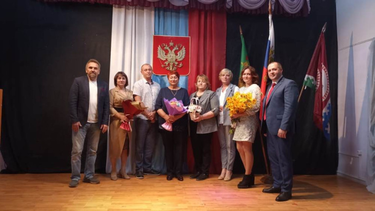 19 сентября состоялась инаугурация Главы сельского поселения Каменное Шпирналь Юлии Павловны. 19 сентября состоялась инаугурация Главы сельского поселения Каменное Шпирналь Юлии Павловны.