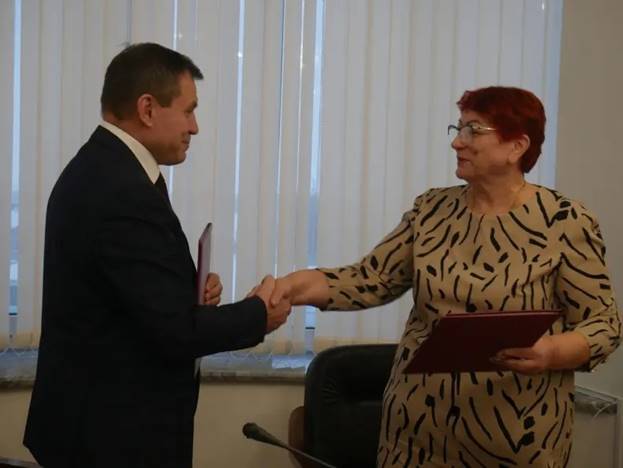 Глава сельского поселения Каменное Шпирналь Юлия Павловна приняла участие в заседании Совета глав муниципальных образований Октябрьского района.. Глава сельского поселения Каменное Шпирналь Юлия Павловна приняла участие в заседании Совета глав муниципальных образований Октябрьского района..