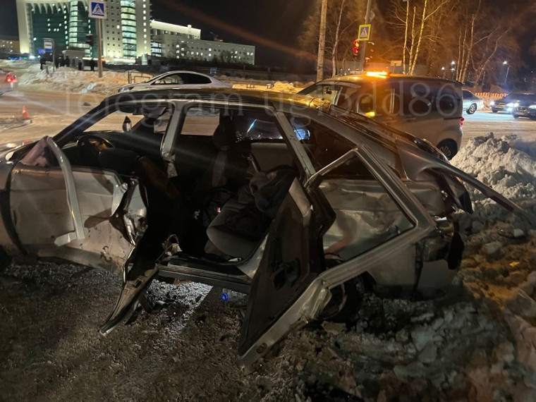Подросток стал виновником автоаварии с четырьмя пострадавшими. Подросток стал виновником автоаварии с четырьмя пострадавшими.