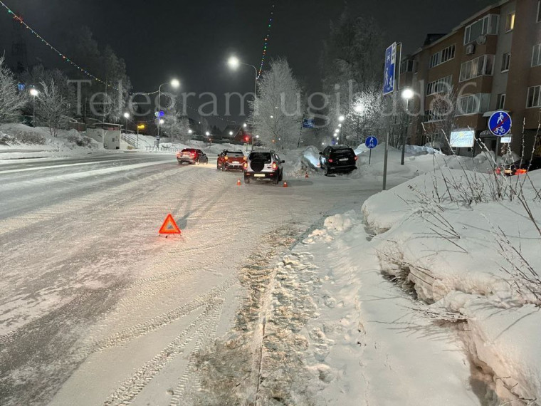 В окружной столице в результате ДТП пострадали три человека. В окружной столице в результате ДТП пострадали три человека.