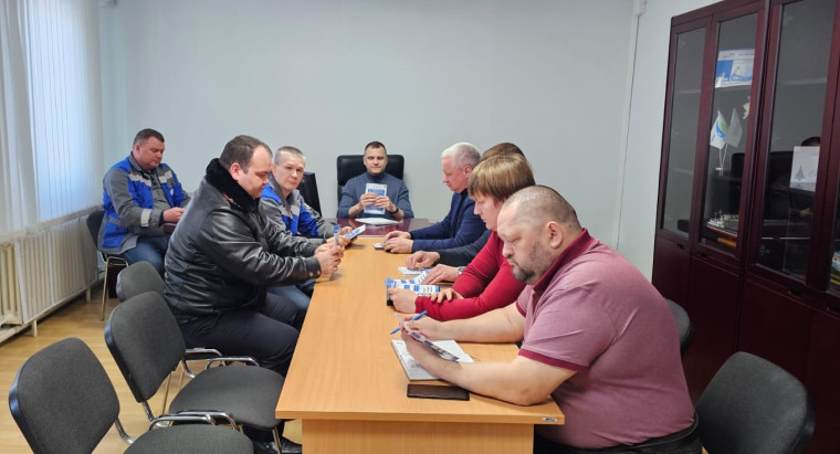 Сотрудники Госавтоинспекции провели рабочую встречу с водителями автотранспортной организации.. Сотрудники Госавтоинспекции провели рабочую встречу с водителями автотранспортной организации..