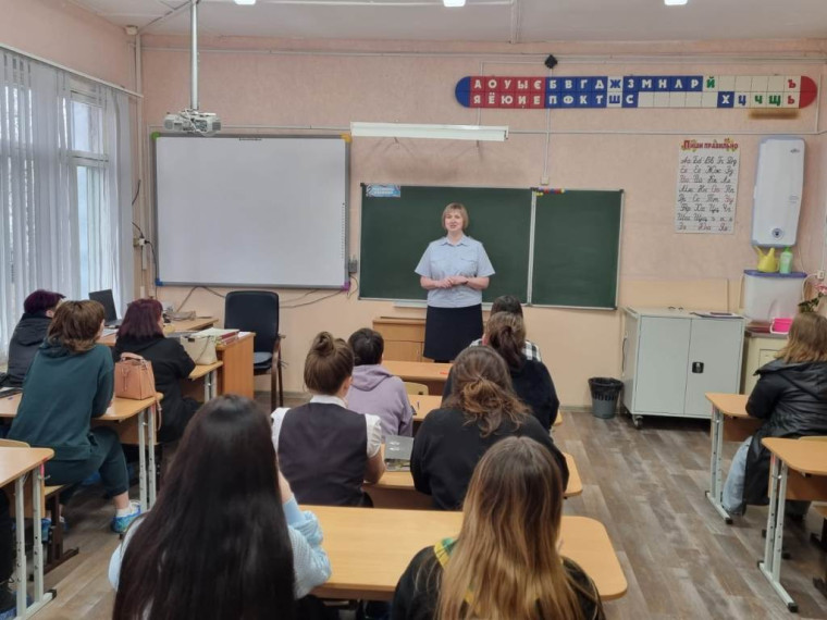 Сотрудники Госавтоинспекции провели беседы с родительской общественностью. Сотрудники Госавтоинспекции провели беседы с родительской общественностью.