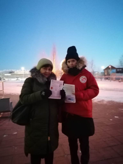 Волонтеры и автоинспекторы провели акцию «Перевози по правилам». Волонтеры и автоинспекторы провели акцию «Перевози по правилам».