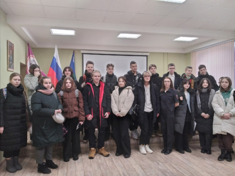Полицейские Октябрьского района в рамках акции «Студенческий десант» ознакомили старшеклассников со спецификой экспертно-криминалистической работы. Полицейские Октябрьского района в рамках акции «Студенческий десант» ознакомили старшеклассников со спецификой экспертно-криминалистической работы.